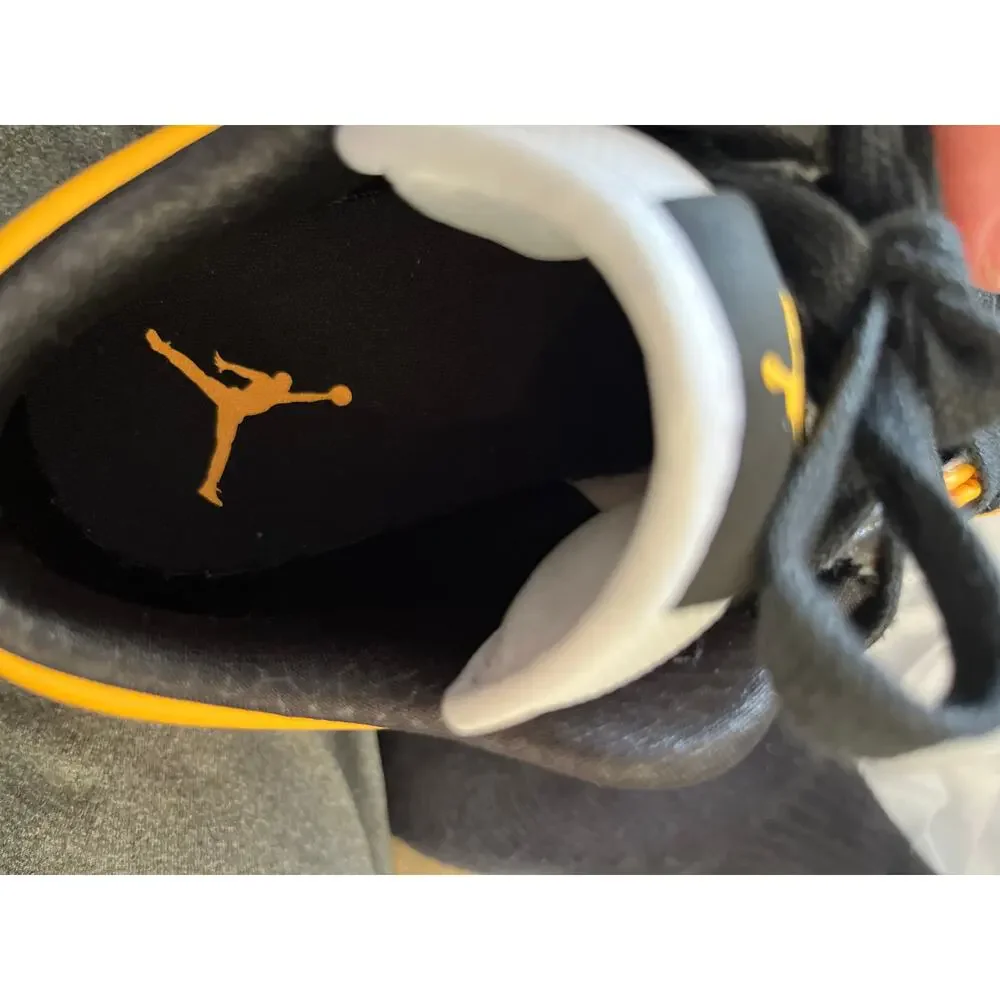 Nike Air Jordan 1 Low SE Laser Orange White Black Womens 7 CZ4776-107 w/‎ Box